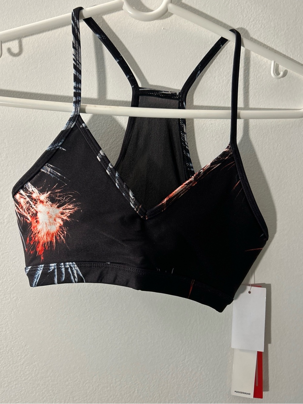 The Good American "Barely There" Fireworks Sports Bra pullover racerback NWT 0